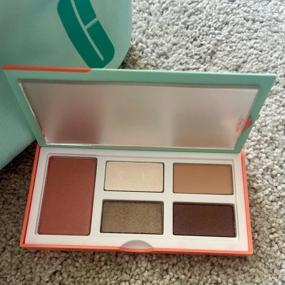 Clinique Teal and Orange Organize and Make Up Pallet - Picture 4 of 8